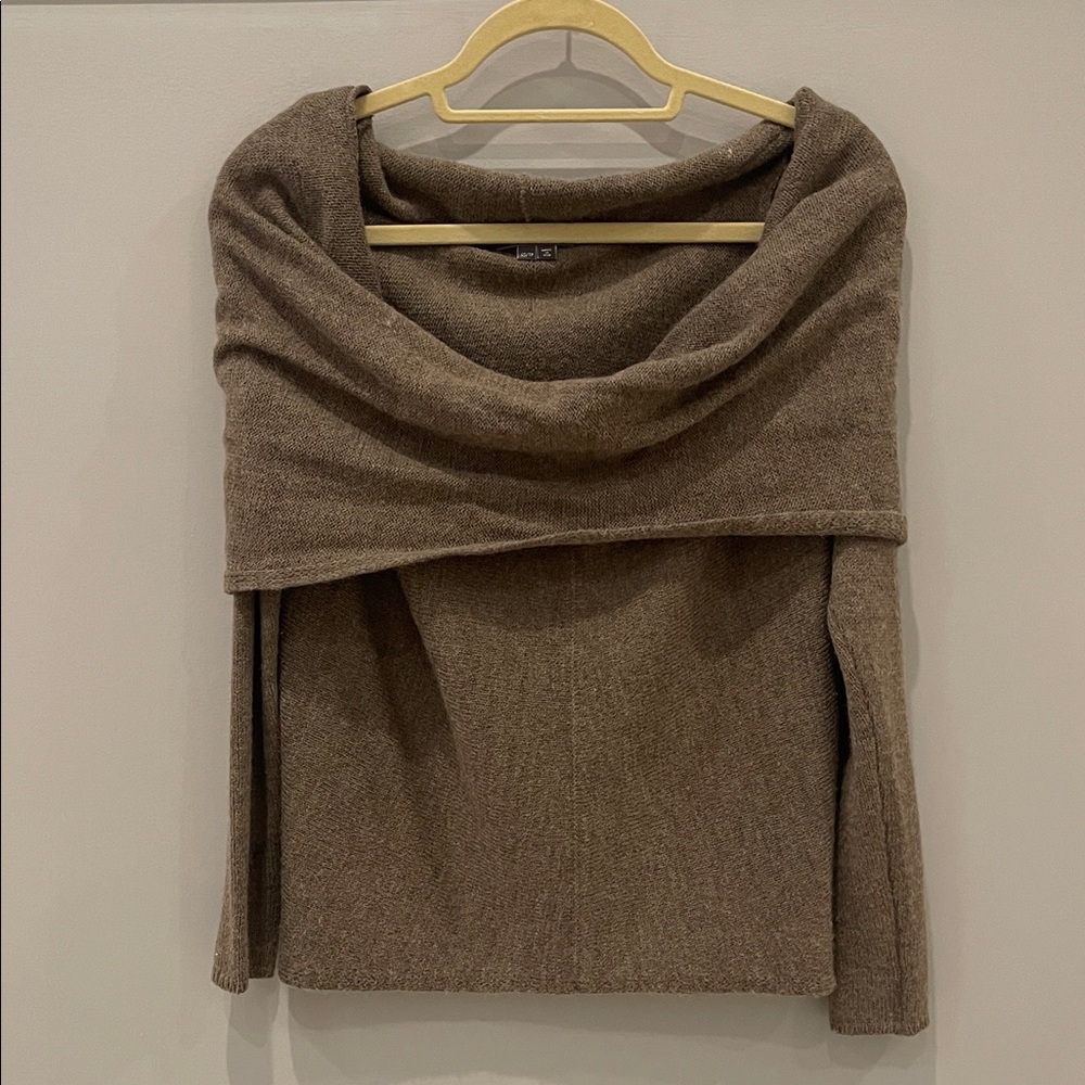 Vince Off-Shoulder Gray Sweater